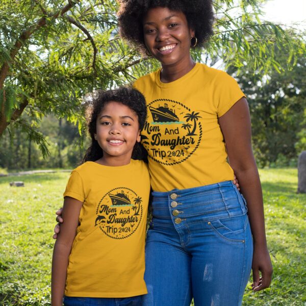 Mom & Daughter Matching T-Shirts – Perfect Duo for Unforgettable Moments